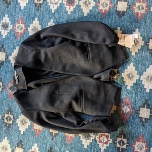 Cropped black blazer